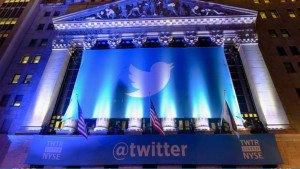 Η Twitter κανει μια συμφωνια με την Google  για αμεση δημοσια τα Tweets